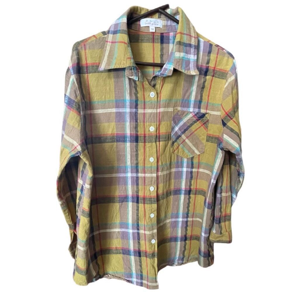 Sweet Generis size 1X roll tab sleeves button down top.
